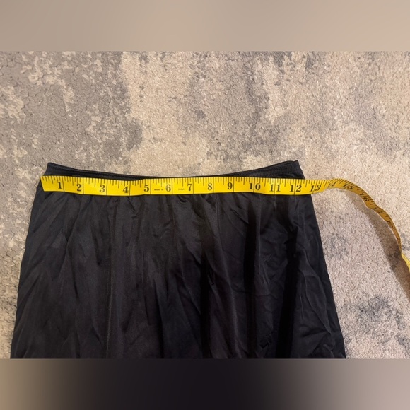 Women’s 90’s Black Vassarette Slip - Picture 5 of 6